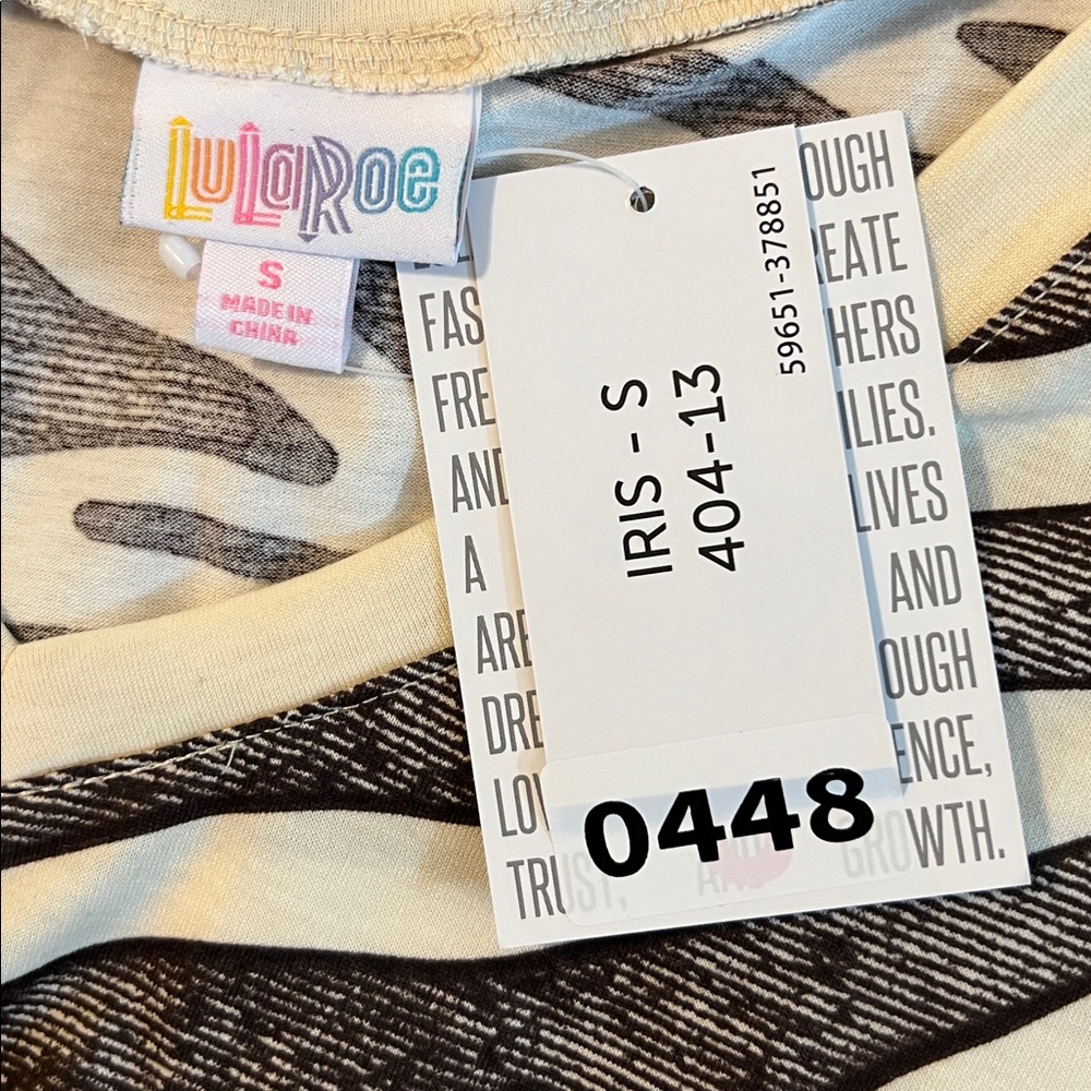 LuLaRoe Iris Top - Small - Picture 9 of 11